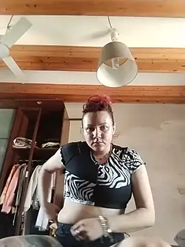 niunia2025 online show from June 16, 2026, 12:08 pm
