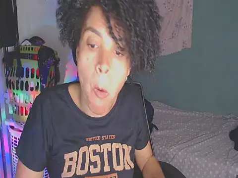 Snapshot of shayna_cute chatting on July 5, 2026, 2:18 am shayna cute online show from July 5, 2026, 2:18 am