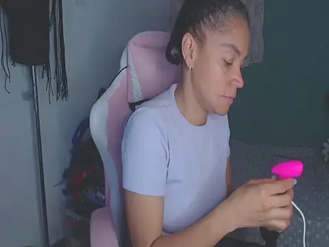 Snapshot of shayna_cute chatting on July 18, 2026, 2:49 am shayna cute online show from July 18, 2026, 2:49 am