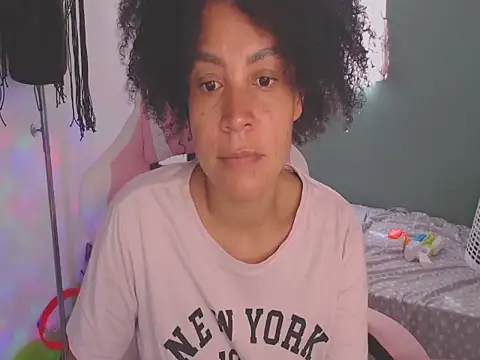 Snapshot of shayna_cute chatting on August 3, 2026, 7:28 pm shayna cute online show from August 3, 2026, 7:28 pm