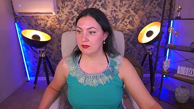 Snapshot of VelvetLuck chatting on July 21, 2026, 12:51 pm VelvetLuck online show from July 21, 2026, 12:51 pm