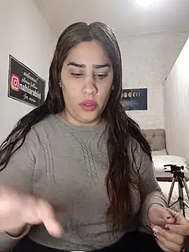 nahiarabiel33 online show from June 13, 2026, 7:23 pm