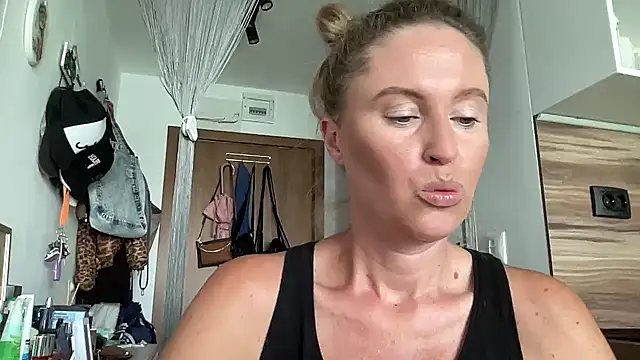 Snapshot of Ameli8 chatting on July 14, 2026, 11:05 am Ameli8 online show from July 14, 2026, 11:05 am
