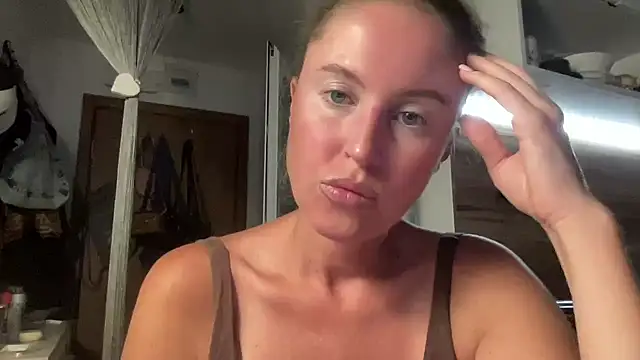 Snapshot of Ameli8 chatting on July 19, 2026, 7:28 pm Ameli8 online show from July 19, 2026, 7:28 pm