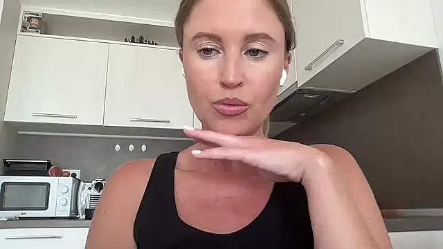 Snapshot of Ameli8 chatting on August 6, 2026, 12:29 pm Ameli8 online show from August 6, 2026, 12:29 pm
