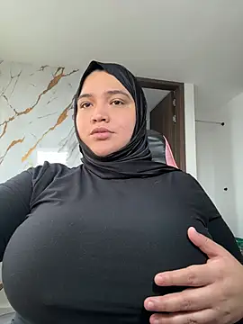 Snapshot of sweetmuslim01 chatting on June 28, 2026, 8:26 pm sweetmuslim01 online show from June 28, 2026, 8:26 pm