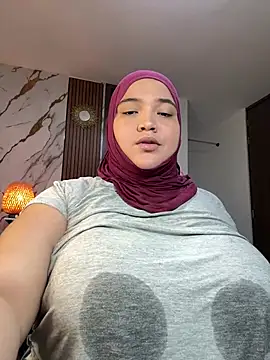 Snapshot of sweetmuslim01 chatting on July 5, 2026, 4:19 am sweetmuslim01 online show from July 5, 2026, 4:19 am