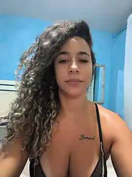 vivianeleoa online show from June 30, 2026, 2:01 am
