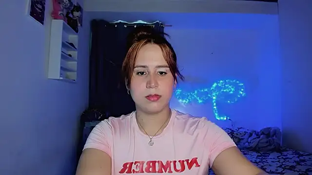 Sofiababyy online show from July 17, 2026, 6:13 pm