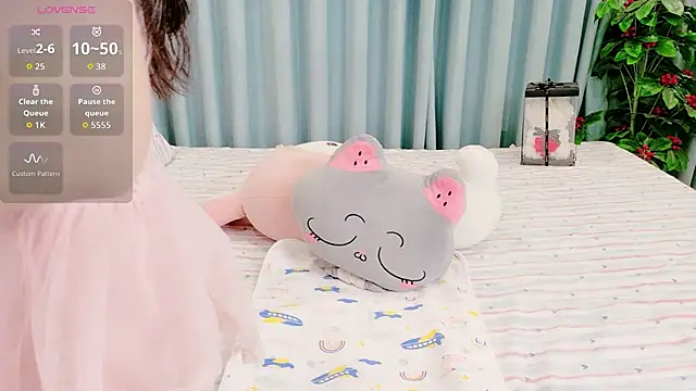 lunasexy 9x online show from June 14, 2026, 3:25 pm