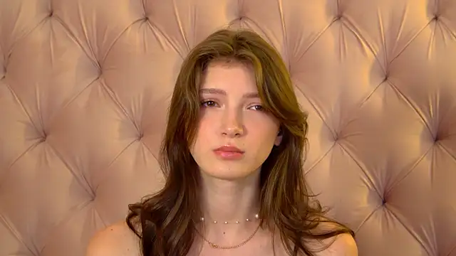 SophiaProve online show from August 3, 2026, 4:33 pm