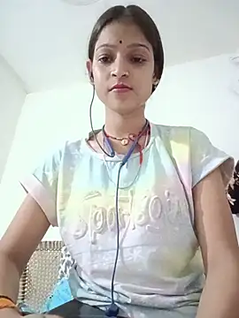 Mohnicute online show from June 17, 2026, 6:31 pm
