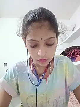 Mohnicute online show from July 3, 2026, 6:14 pm