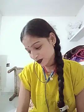 Mohnicute online show from July 5, 2026, 6:37 pm