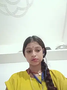 Mohnicute online show from July 7, 2026, 5:17 pm