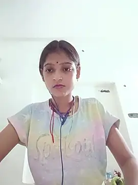 Mohnicute online show from July 11, 2026, 6:32 pm