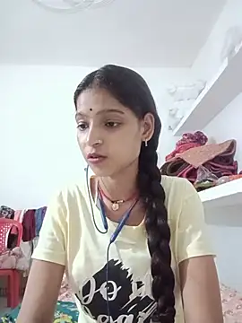 Mohnicute online show from July 17, 2026, 6:02 pm