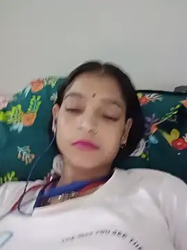 Mohnicute online show from July 28, 2026, 7:39 pm