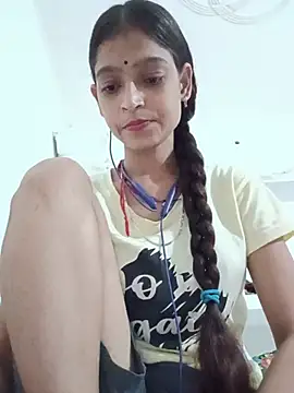 Mohnicute online show from July 31, 2026, 4:50 pm