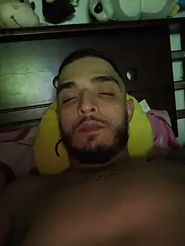 mohamedkarimm online show from June 4, 2026, 3:23 am