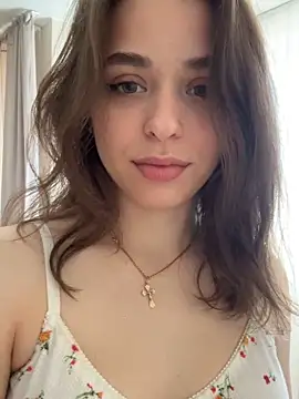 yoyogirlx online show from June 19, 2026, 3:44 am
