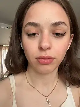 yoyogirlx online show from June 21, 2026, 4:26 am