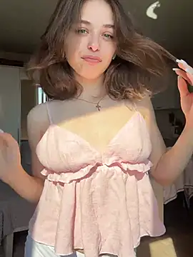 yoyogirlx online show from July 21, 2026, 2:36 am