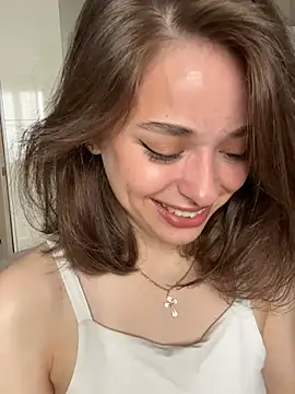 yoyogirlx online show from July 22, 2026, 2:47 am