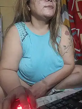 loriepinay46 online show from July 28, 2026, 8:52 pm