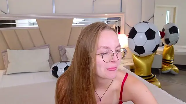 Snapshot of MadisonSmitt chatting on July 15, 2026, 5:02 am MadisonSmitt online show from July 15, 2026, 5:02 am