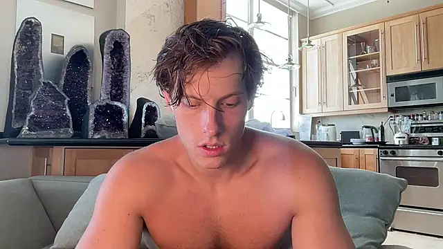 alex islivee online show from August 7, 2026, 8:00 pm