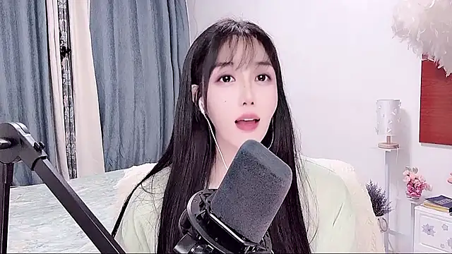 Laura 520 online show from June 26, 2026, 12:42 pm