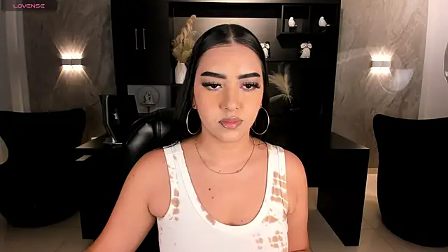 Snapshot of SophieLanne chatting on June 22, 2026, 1:29 am SophieLanne online show from June 22, 2026, 1:29 am