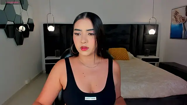 Snapshot of SophieLanne chatting on August 2, 2026, 4:22 am SophieLanne online show from August 2, 2026, 4:22 am