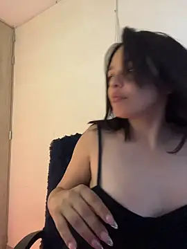 LaraDanverss online show from June 20, 2026, 12:08 pm