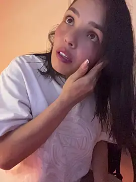 LaraDanverss online show from July 15, 2026, 10:37 pm