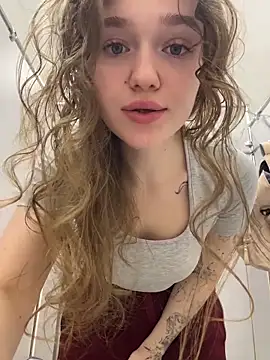 Snapshot of RussianWoman chatting on May 3, 2026, 12:27 am RussianWoman online show from May 3, 2026, 12:27 am