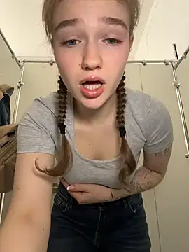 Snapshot of RussianWoman chatting on June 2, 2026, 3:30 am RussianWoman online show from June 2, 2026, 3:30 am