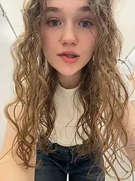Snapshot of RussianWoman chatting on June 9, 2026, 2:34 am RussianWoman online show from June 9, 2026, 2:34 am