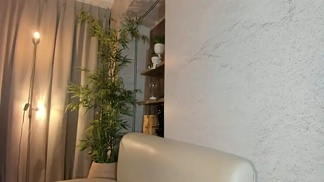IsabelaStefano online show from July 21, 2026, 3:31 am