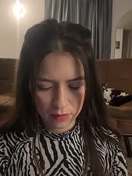 Little  Danni1 online show from June 13, 2026, 4:32 am