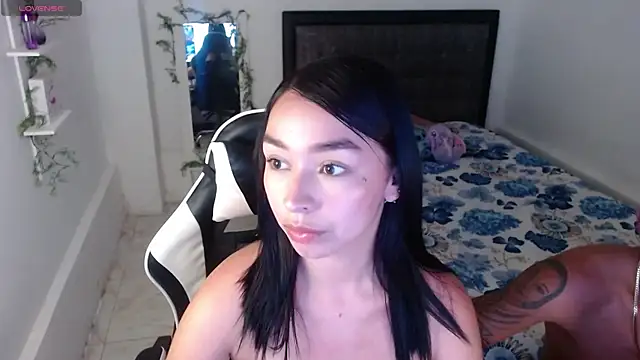 Ariel Laurentt online show from July 22, 2026, 4:15 am