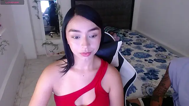 Ariel Laurentt online show from July 26, 2026, 3:36 am