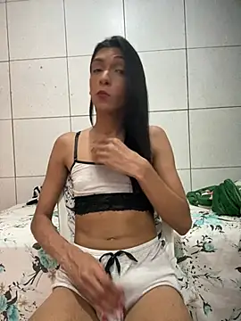 rafaellatrans online show from July 30, 2026, 6:29 pm