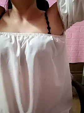 Lily-ross22 online show from July 25, 2026, 8:23 am