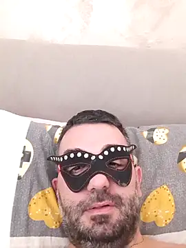 Vampiro83zz online show from June 26, 2026, 12:53 pm
