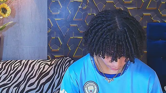 kim curlyy online show from June 17, 2026, 1:23 pm