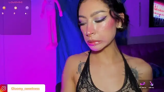 Snapshot of Ounla_Sweet chatting on May 4, 2026, 3:02 am Ounla Sweet online show from May 4, 2026, 3:02 am