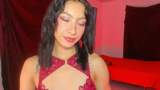 Snapshot of Ounla_Sweet chatting on May 18, 2026, 7:25 am Ounla Sweet online show from May 18, 2026, 7:25 am