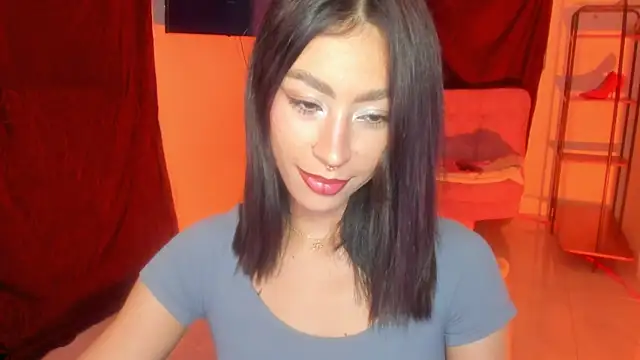 Snapshot of Ounla_Sweet chatting on May 19, 2026, 5:58 am Ounla Sweet online show from May 19, 2026, 5:58 am